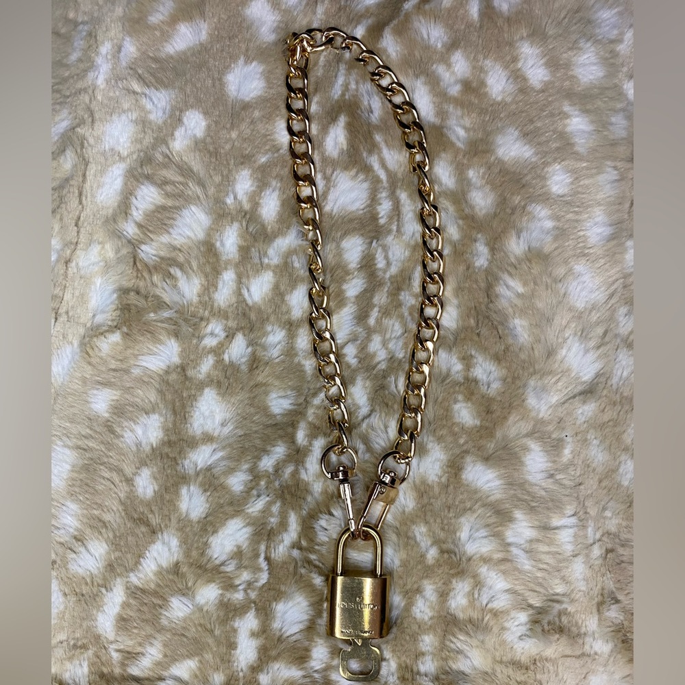 Louis Vuitton #309 Lock & Key on Unbranded Gold Chain Bracelet